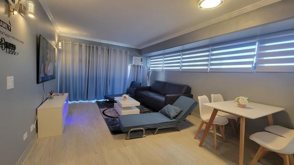 Waikiki Condo 2 Bedrooms 2 Bathrooms With 1 Free Parking Space Honolulu Zewnętrze zdjęcie
