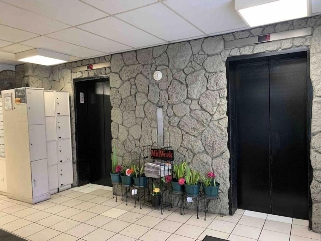 Waikiki Condo 2 Bedrooms 2 Bathrooms With 1 Free Parking Space Honolulu Zewnętrze zdjęcie